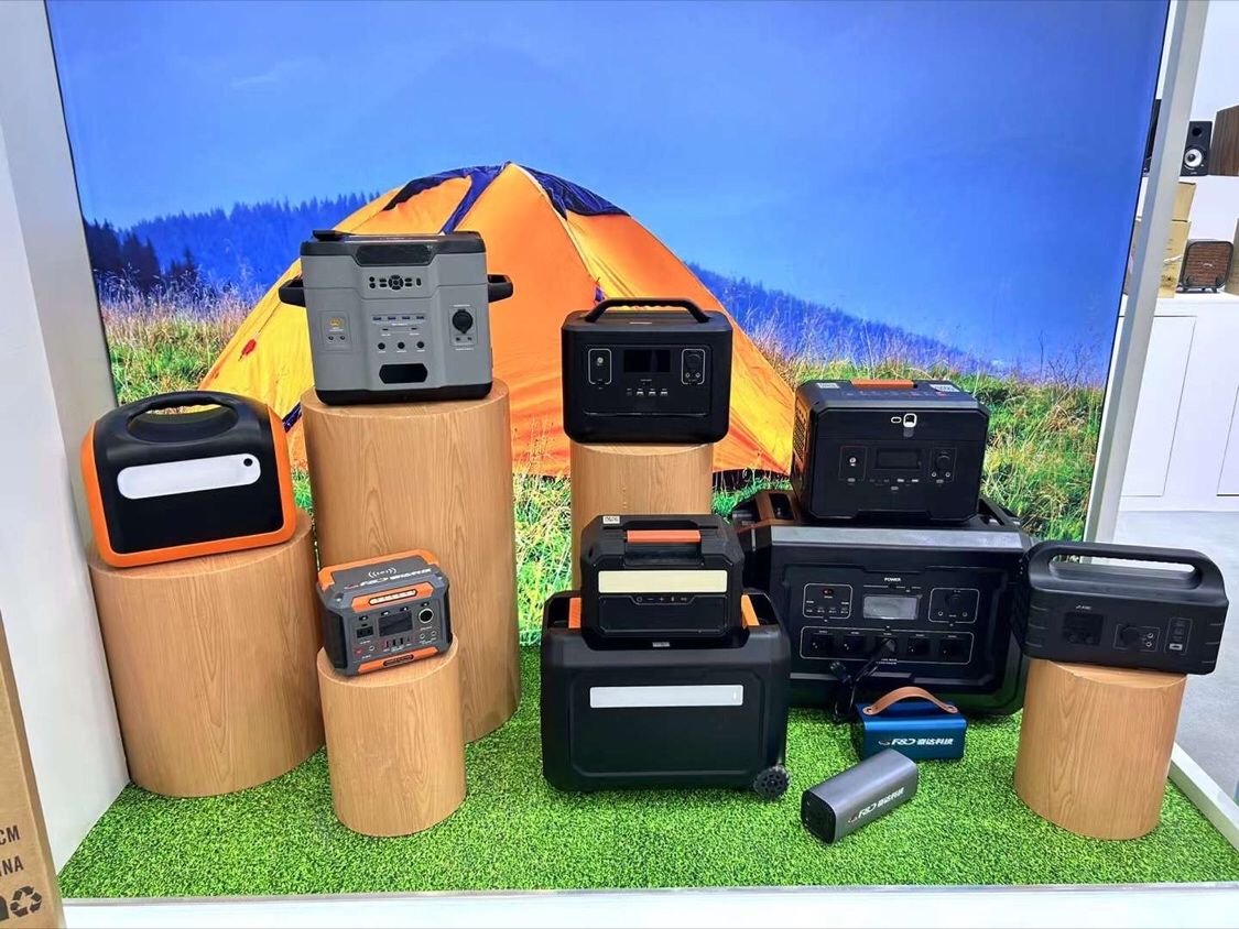 GENERATEUR HYBRIDE PORTABLE TOUT EN UN